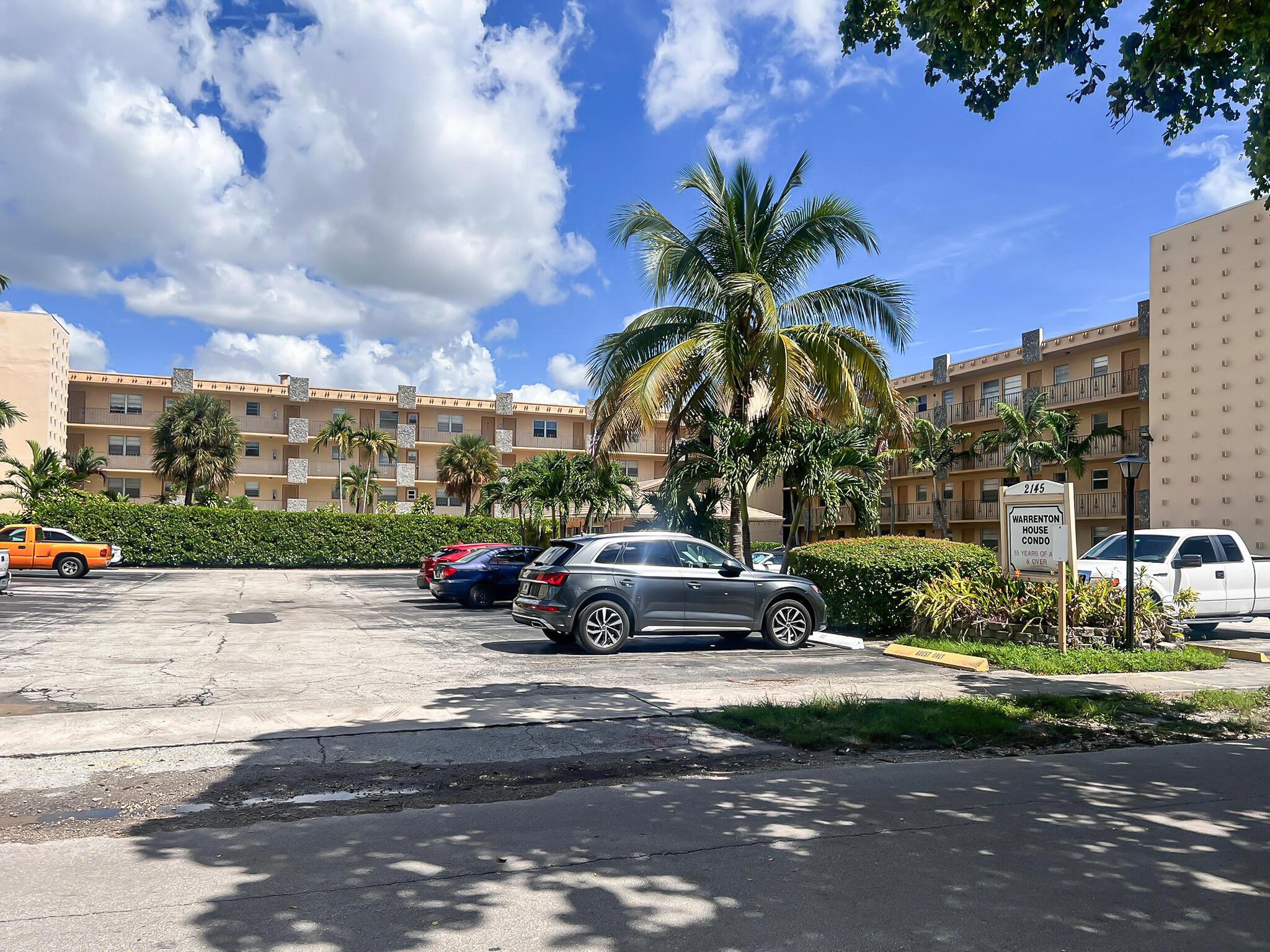 WARRENTON HOUSE CONDO - Residential