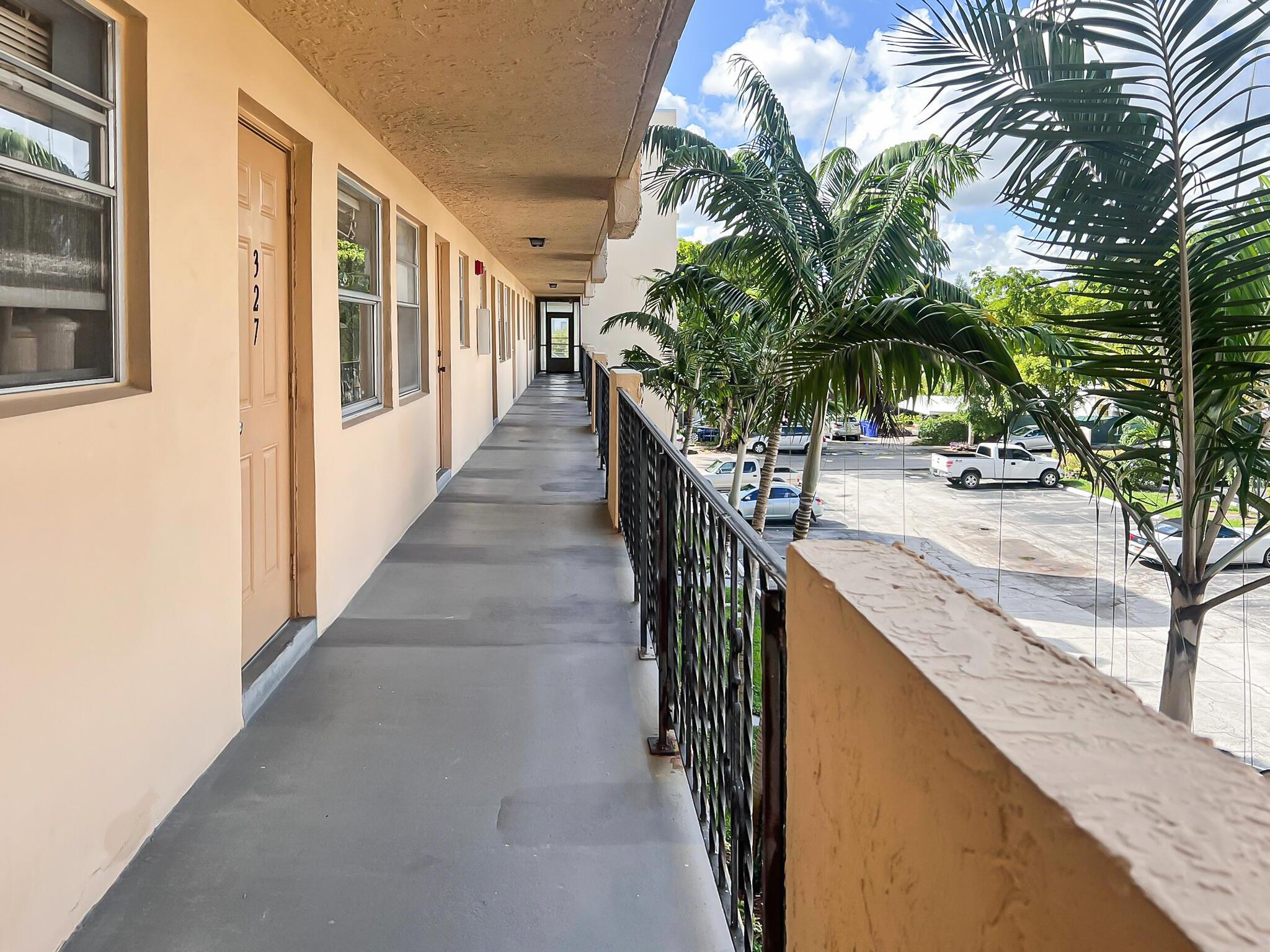 WARRENTON HOUSE CONDO - Residential
