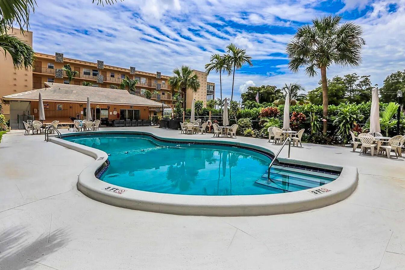WARRENTON HOUSE CONDO - Residential