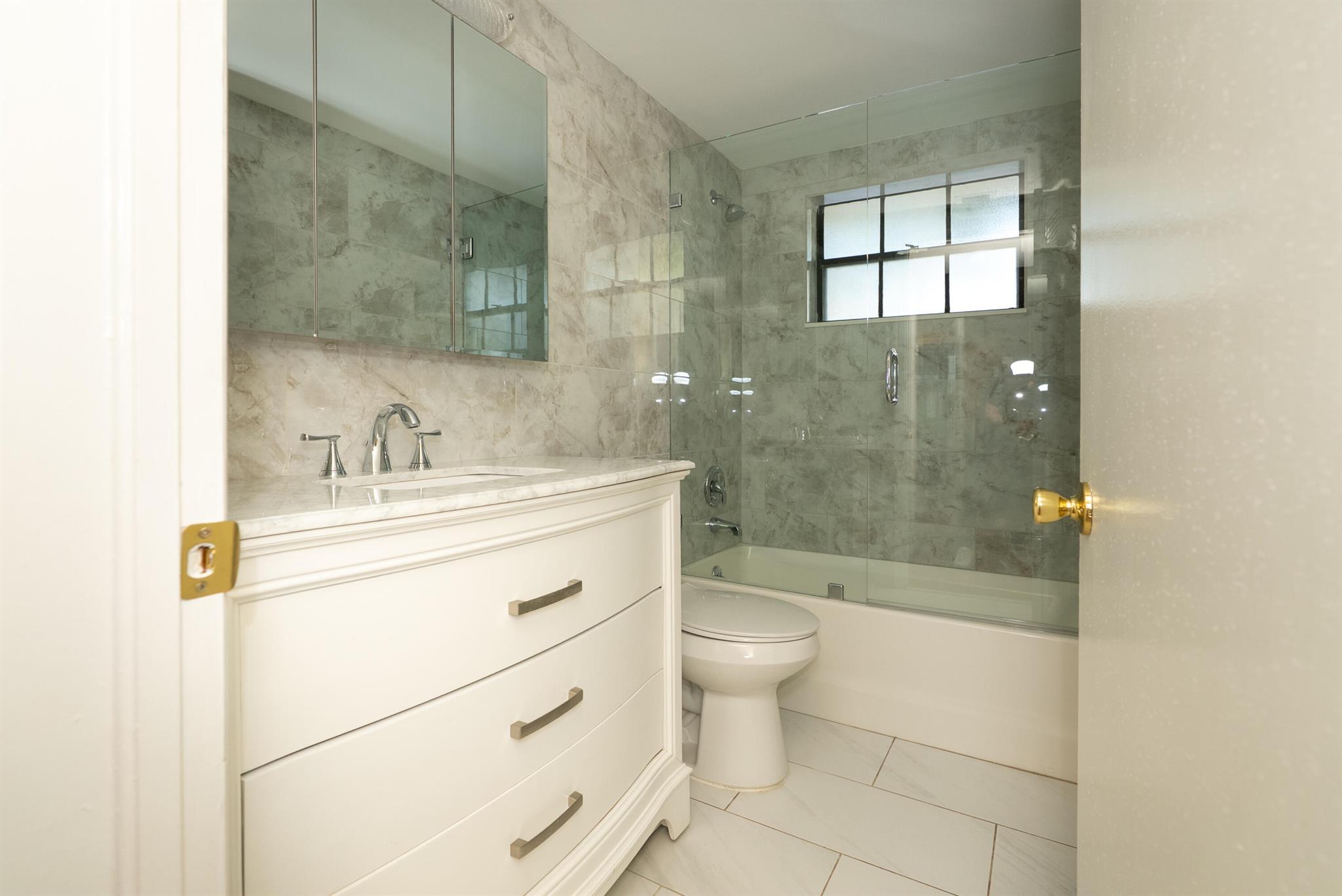 SEASCAPE COND DECL FILED - Residential Lease