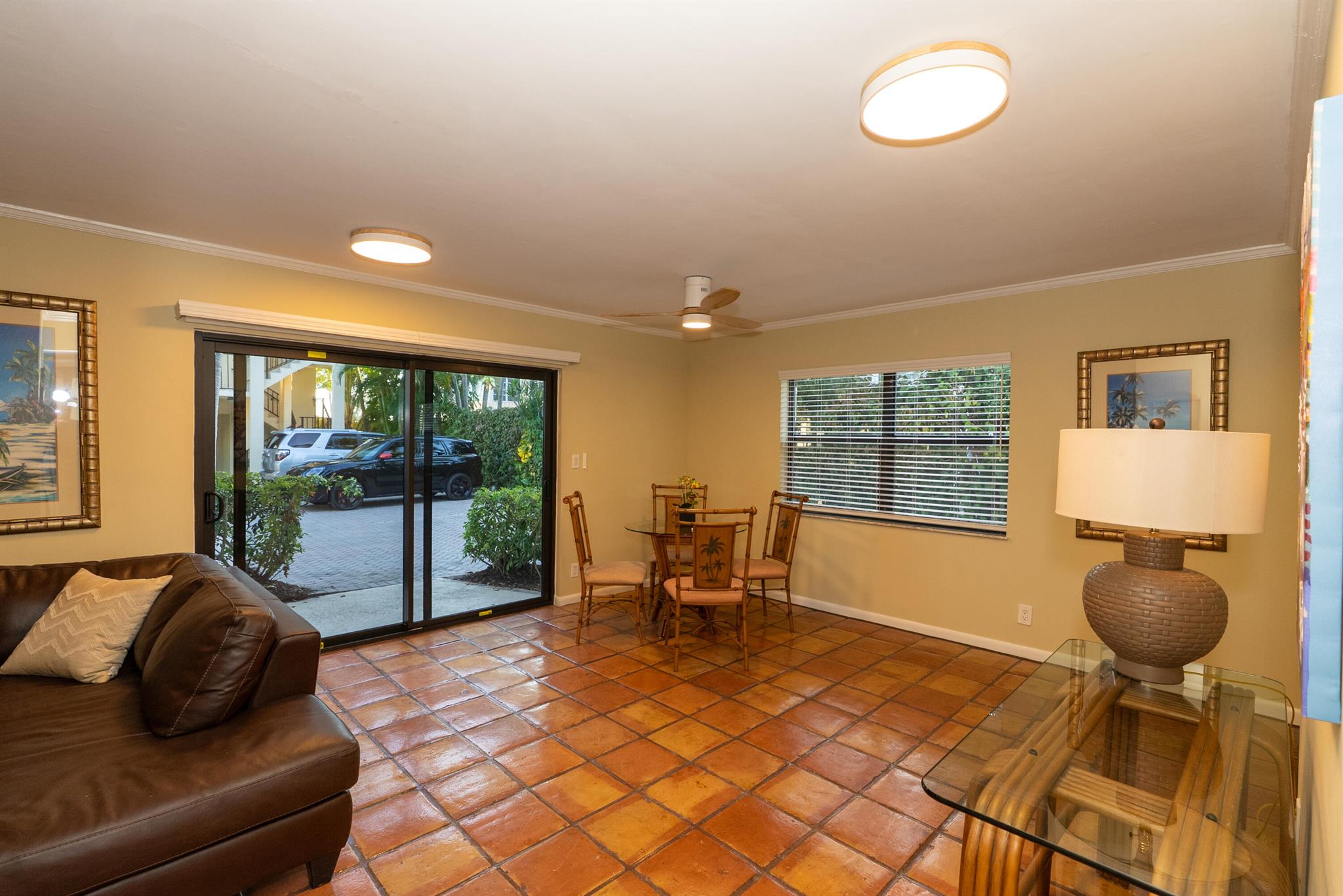 SEASCAPE COND DECL FILED - Residential Lease