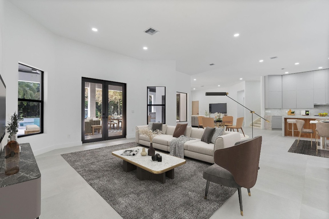 SUNSHINE RANCHES - Residential