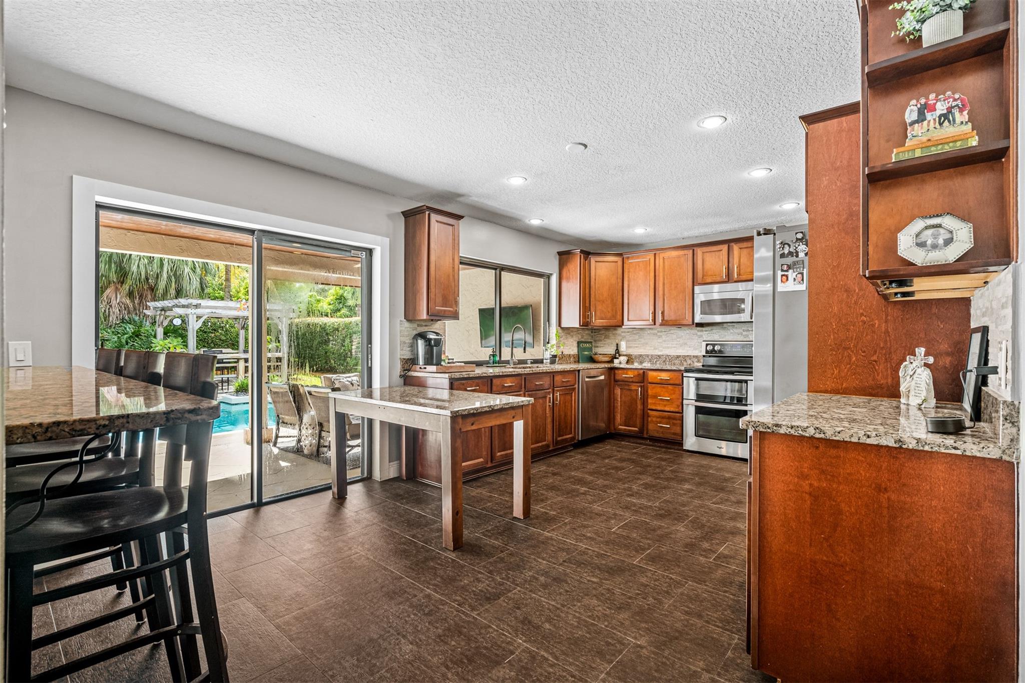 OAK WOOD - Residential