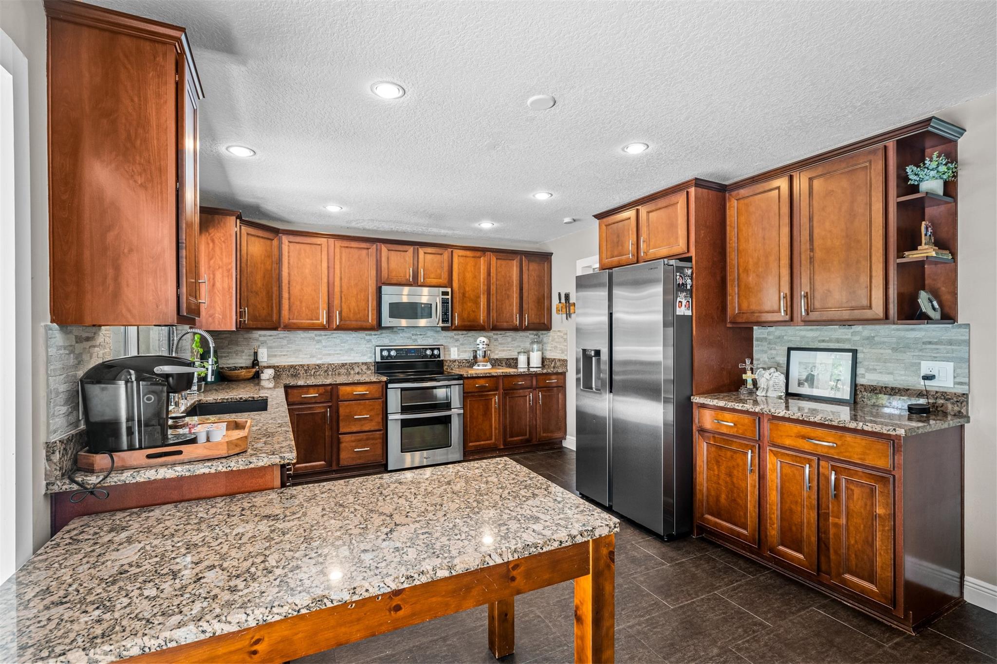 OAK WOOD - Residential