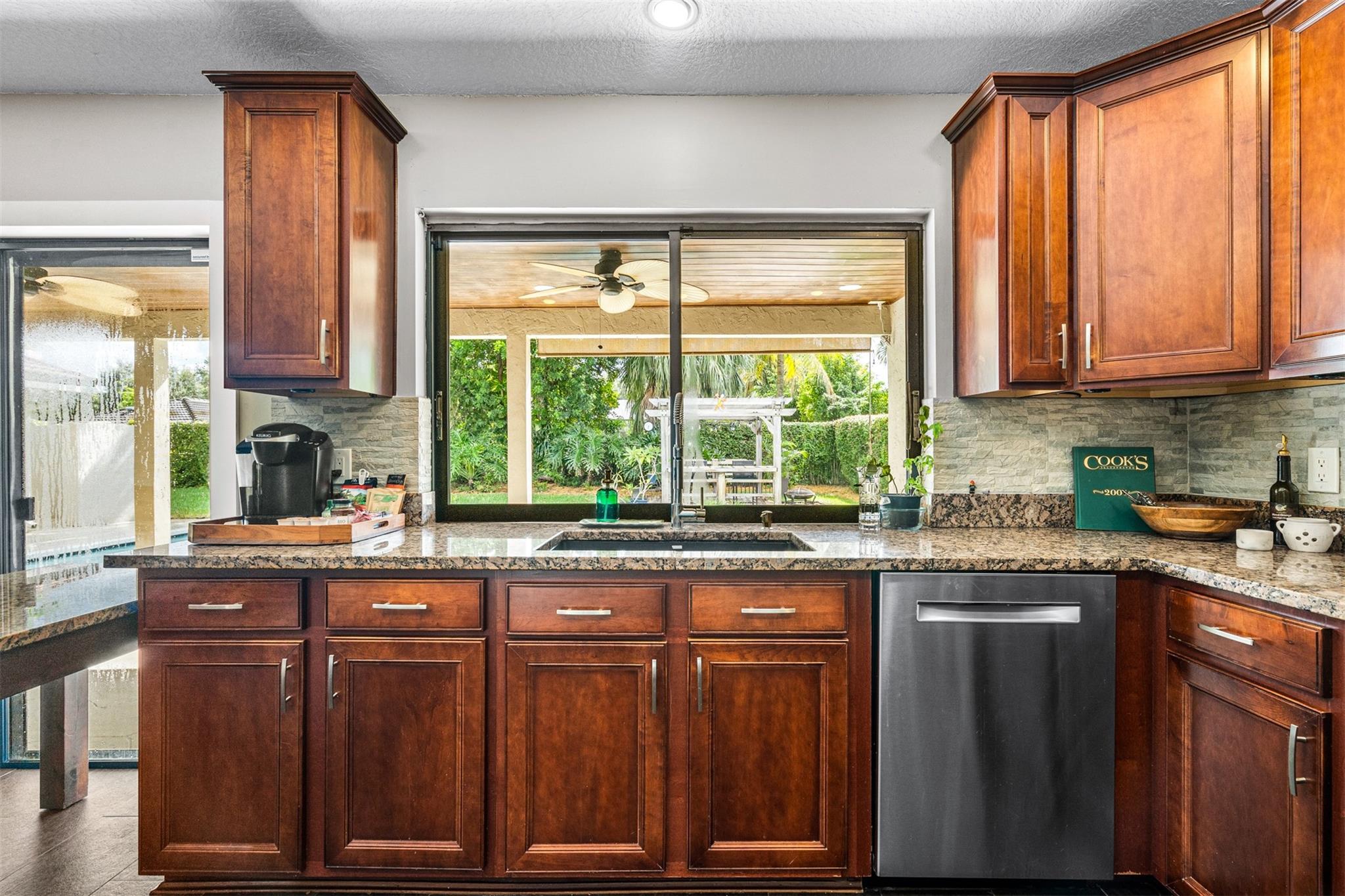 OAK WOOD - Residential
