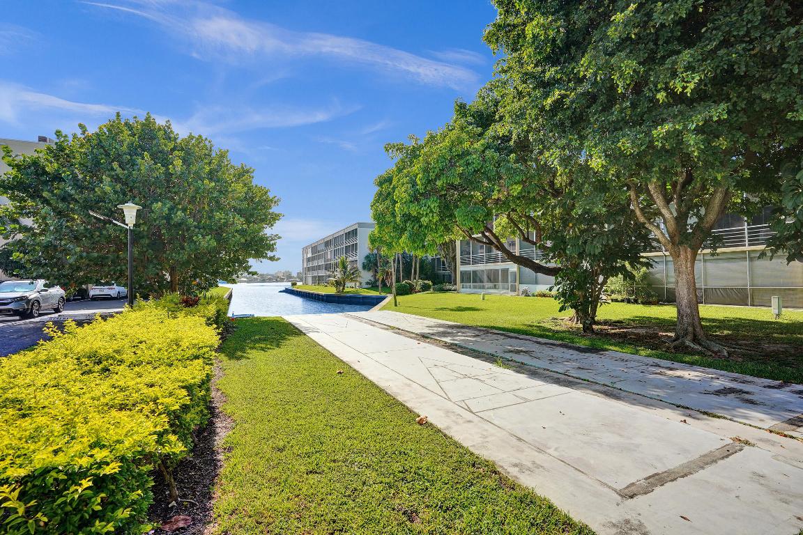 HIDDEN HARBOUR OF THE PALM BEACHES CONDO - Residential