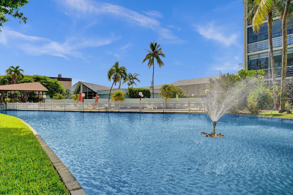 HIDDEN HARBOUR OF THE PALM BEACHES CONDO - Residential