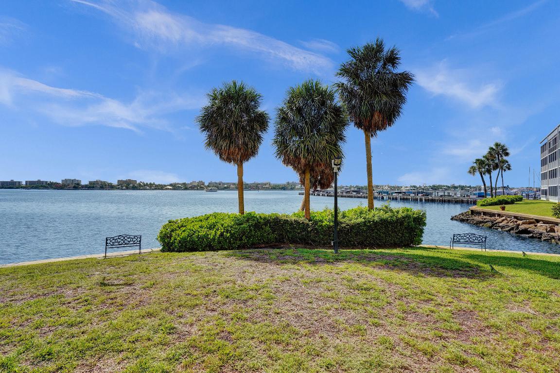 HIDDEN HARBOUR OF THE PALM BEACHES CONDO - Residential