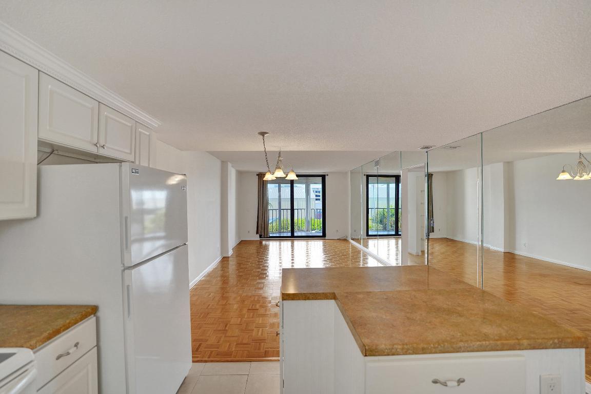 HIDDEN HARBOUR OF THE PALM BEACHES CONDO - Residential