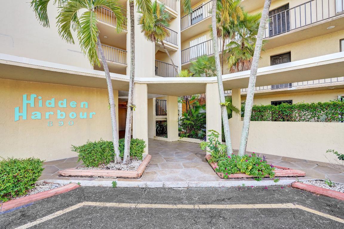 HIDDEN HARBOUR OF THE PALM BEACHES CONDO - Residential