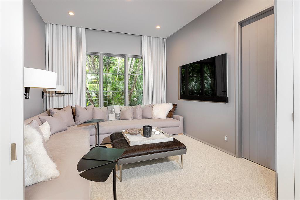 WINDING OAKS - Residential