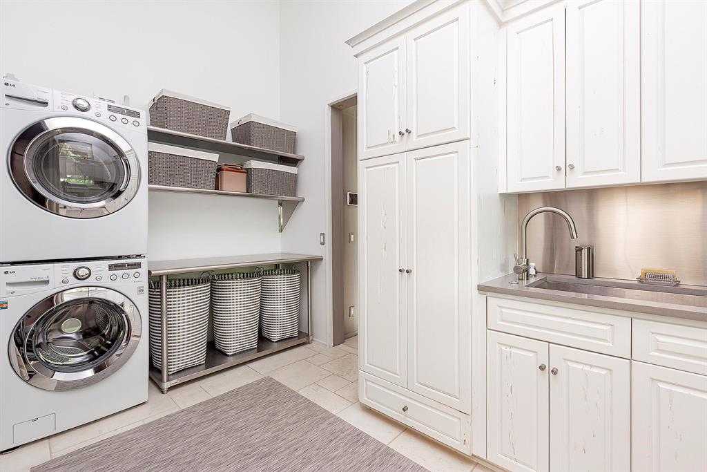 WINDING OAKS - Residential