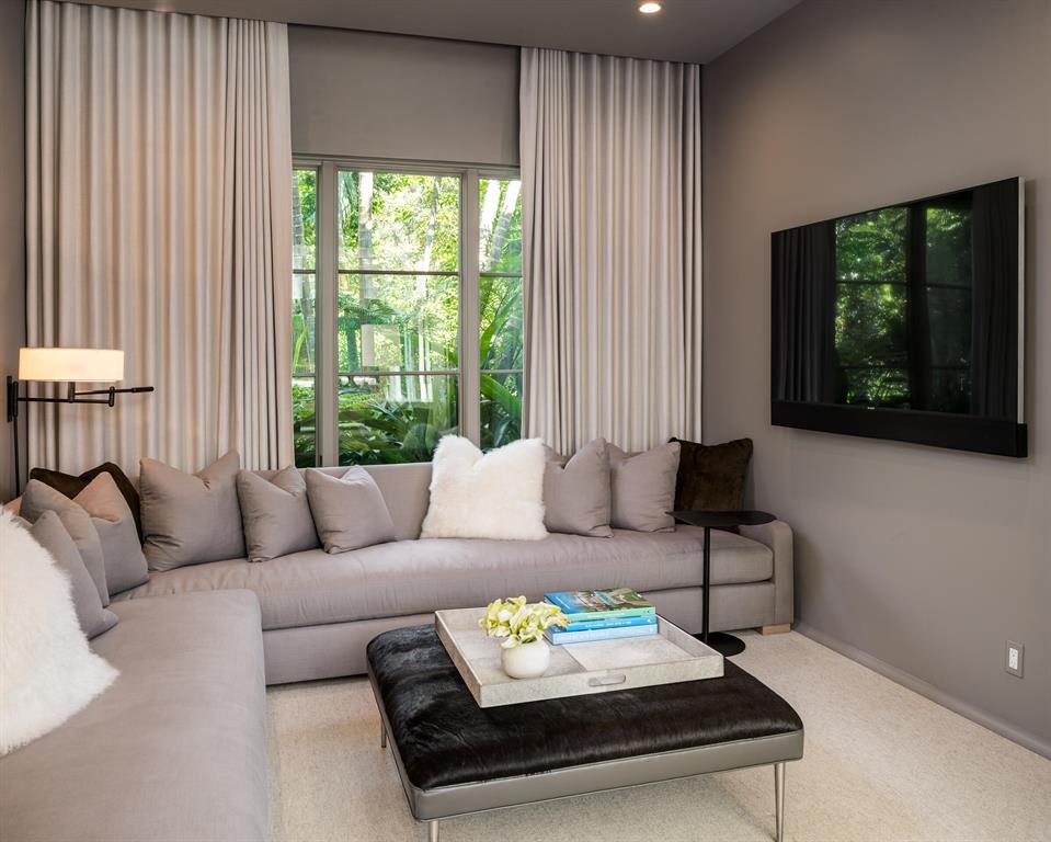 WINDING OAKS - Residential