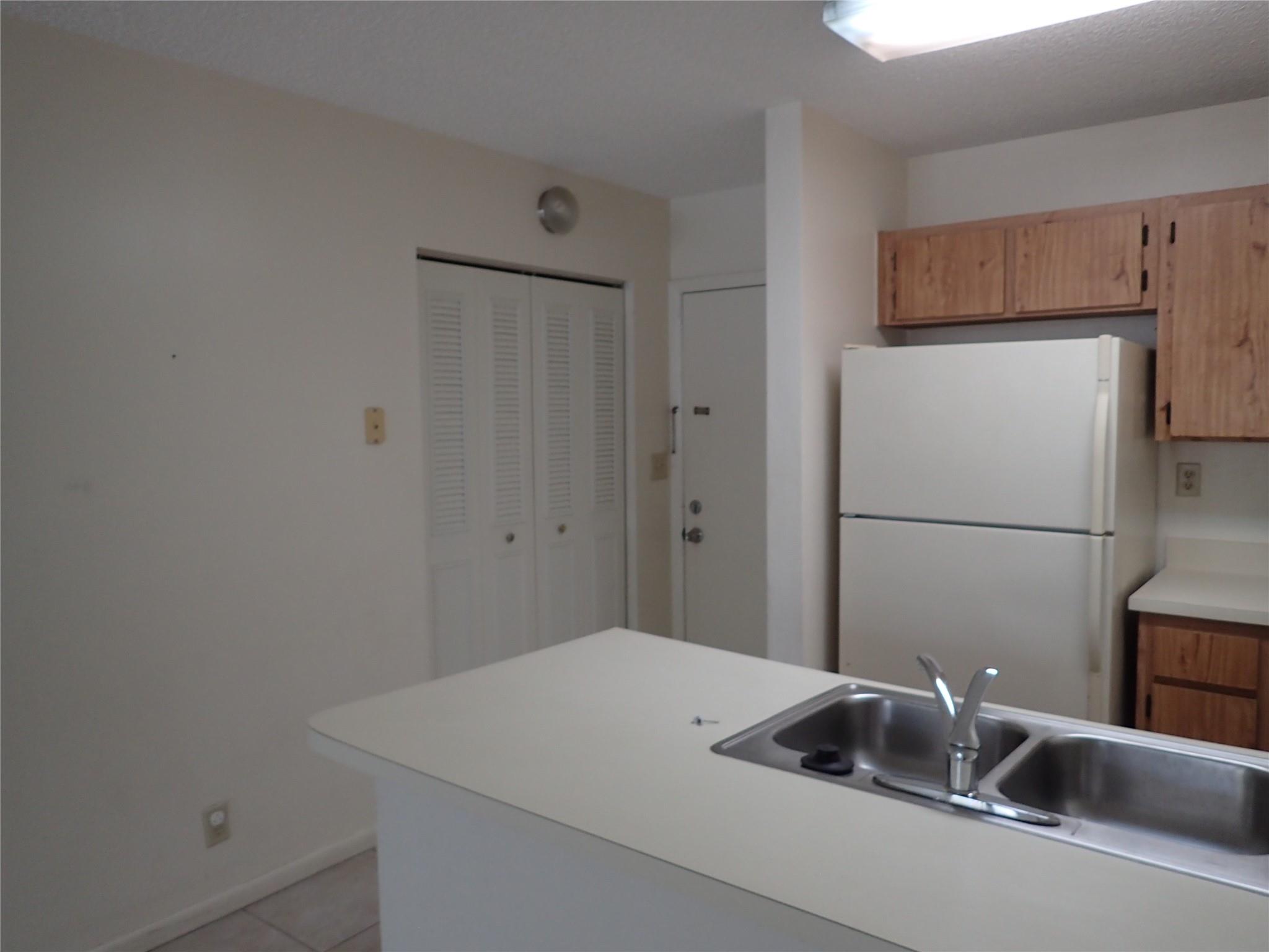 2771 Riverside Dr A115