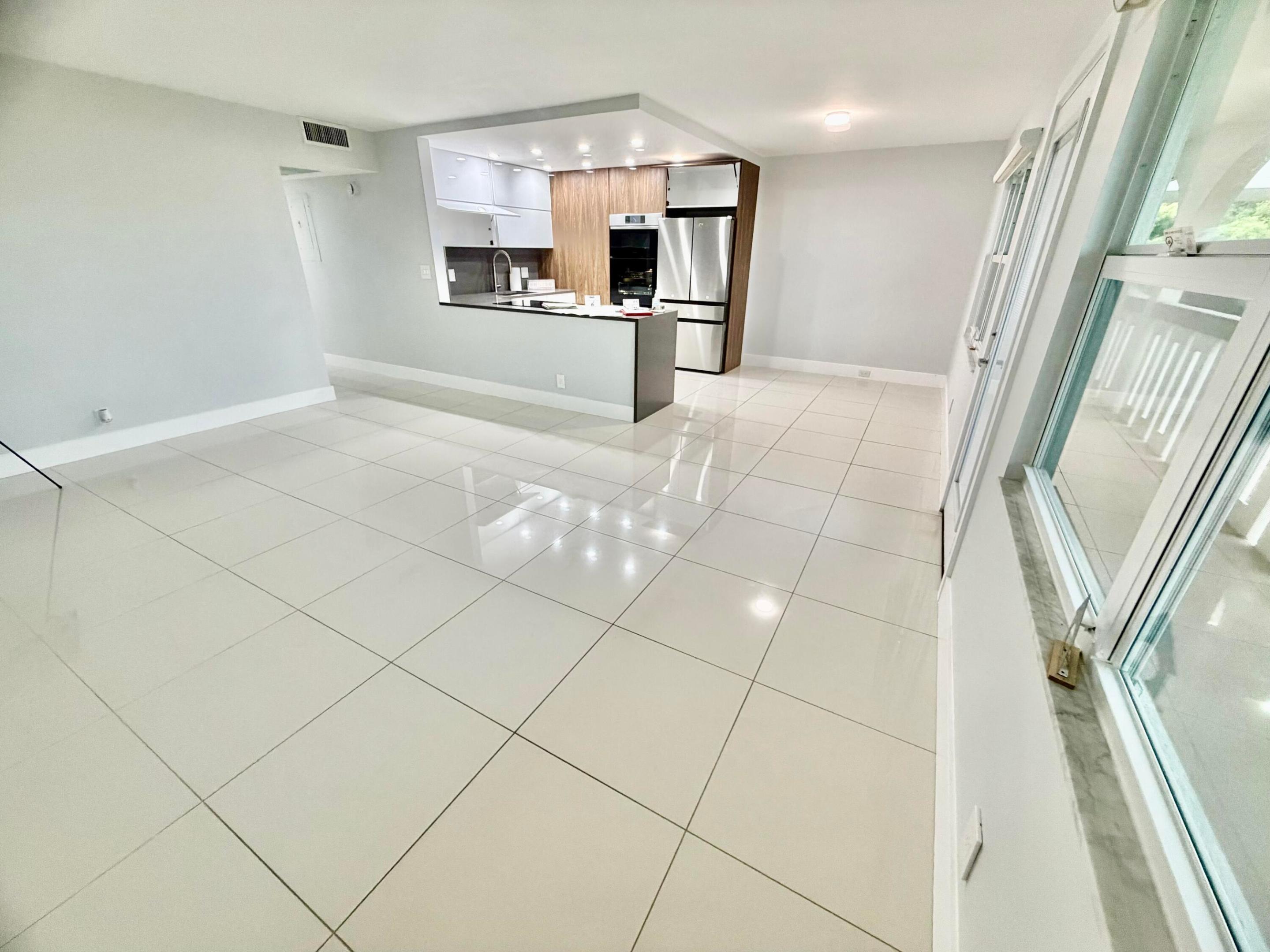 1902 Bermuda Circle J4