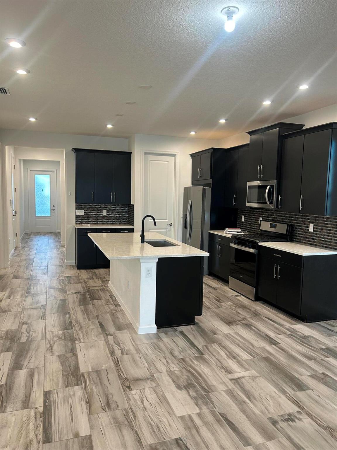 EMERY II - Residential Lease