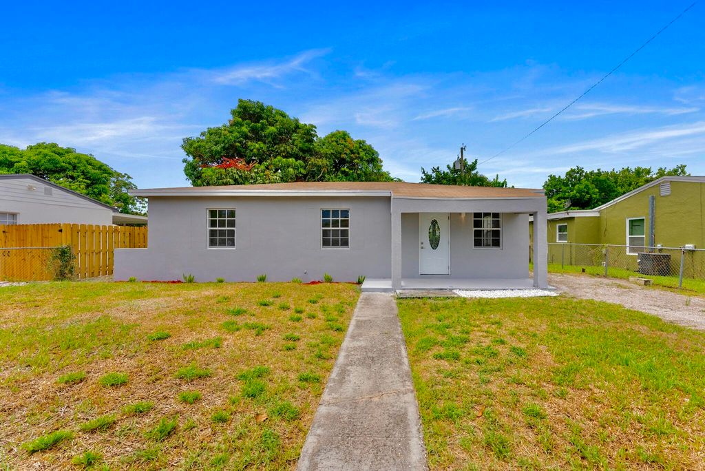 Photo of 1415 S D Street, Lake Worth Beach, FL 33460 (MLS # R11010537)