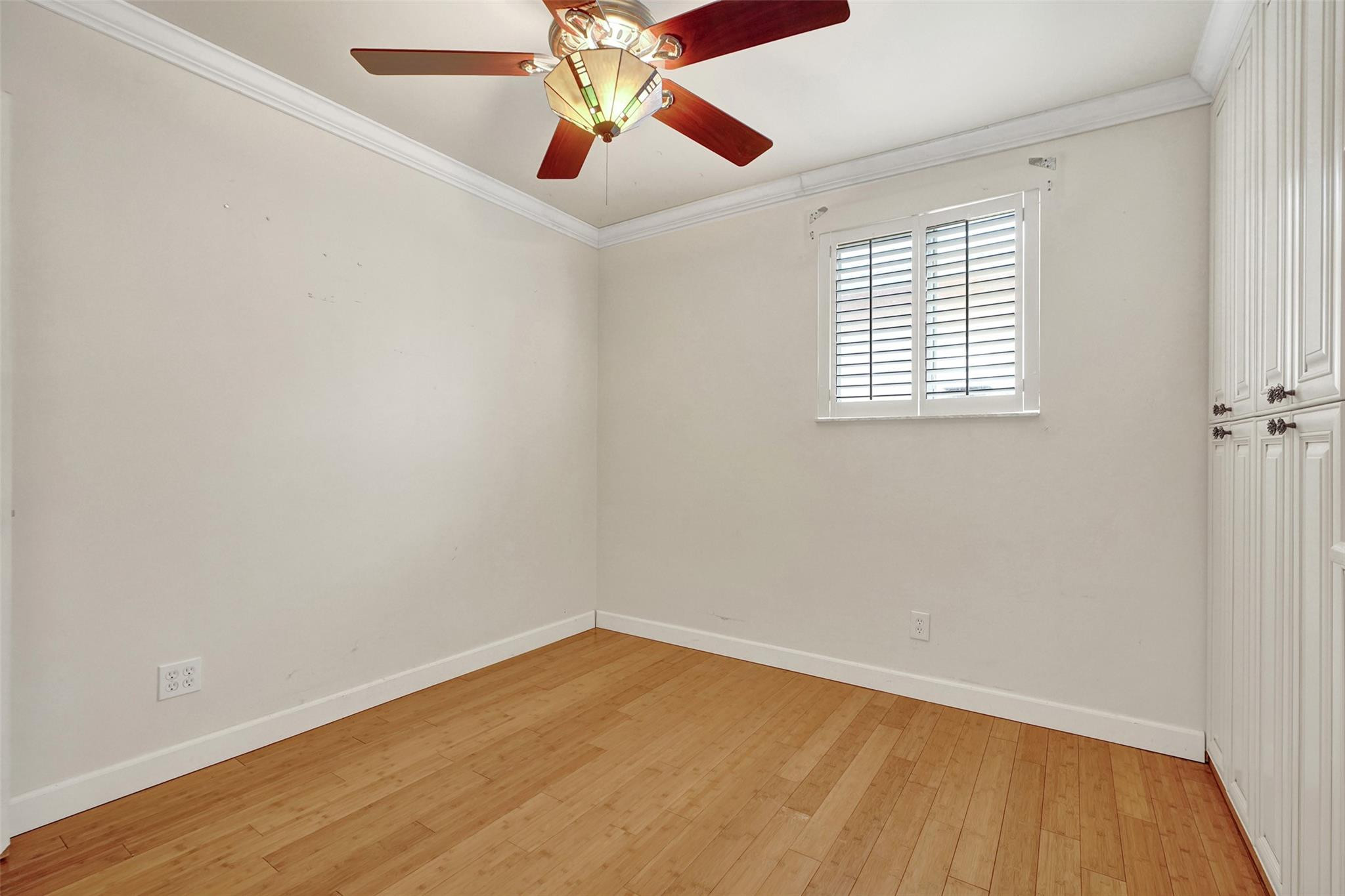 Hollywood 1-21 B - Residential