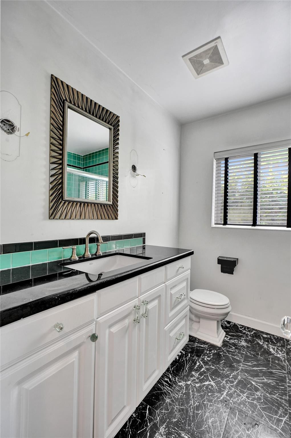 Hollywood 1-21 B - Residential