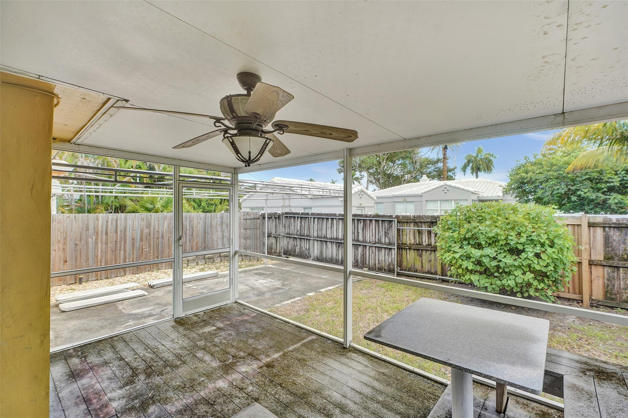 Hollywood 1-21 B - Residential