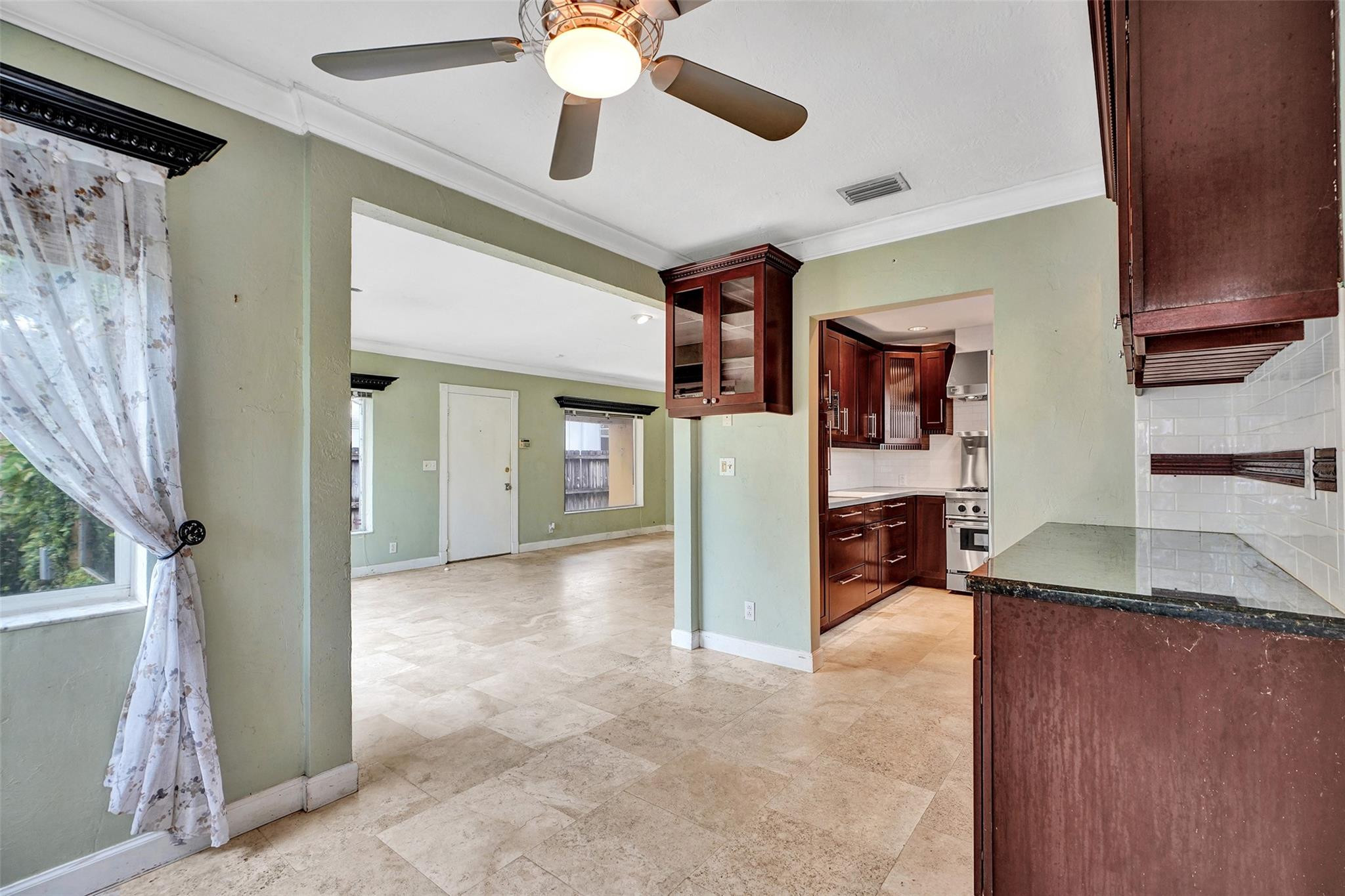 Hollywood 1-21 B - Residential