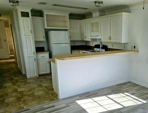 6 N Loafing Street E