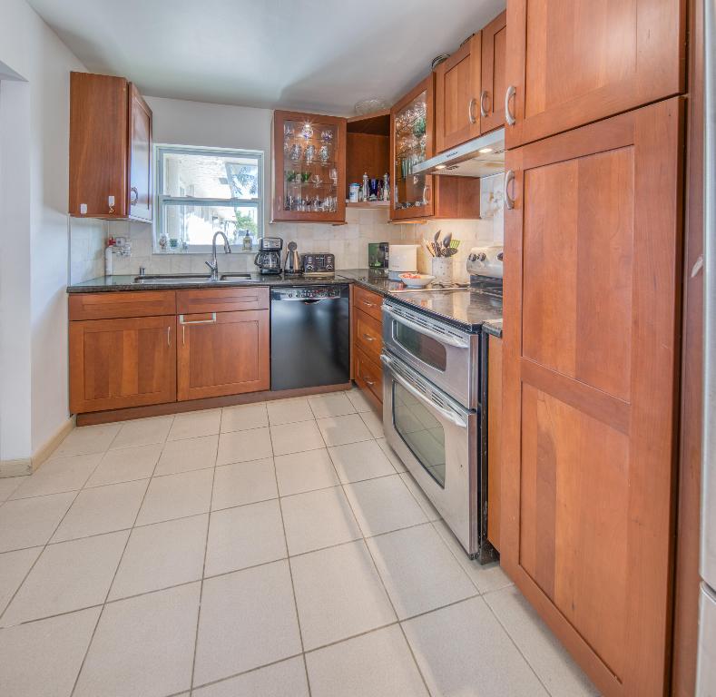 BARBICAN CONDO - Residential