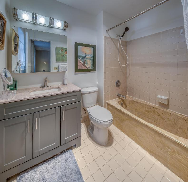 BARBICAN CONDO - Residential