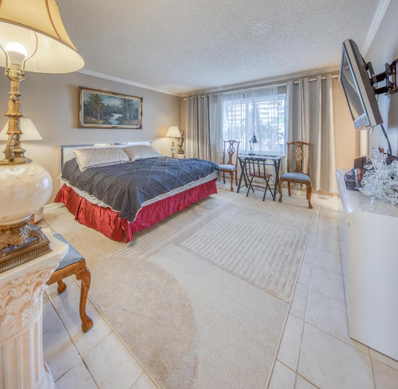 BARBICAN CONDO - Residential