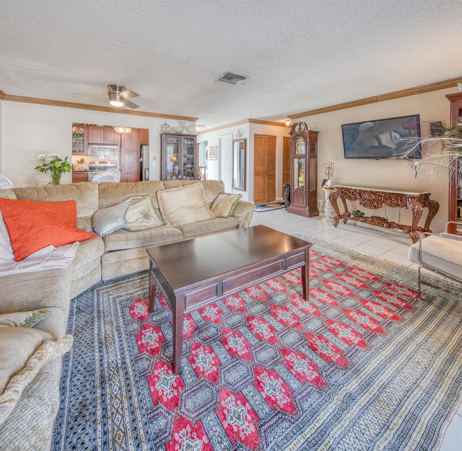 BARBICAN CONDO - Residential