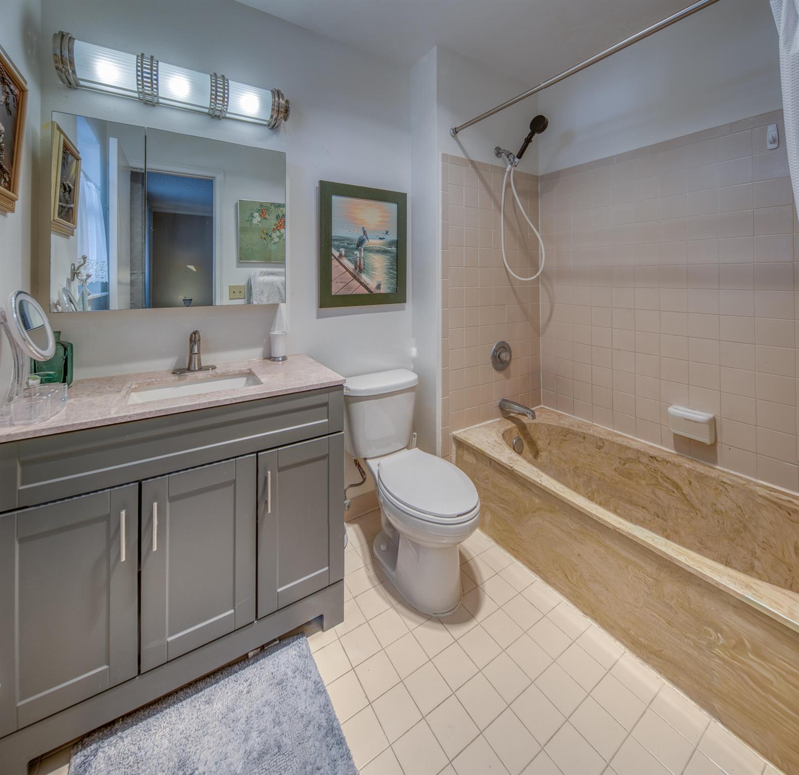 BARBICAN CONDO - Residential