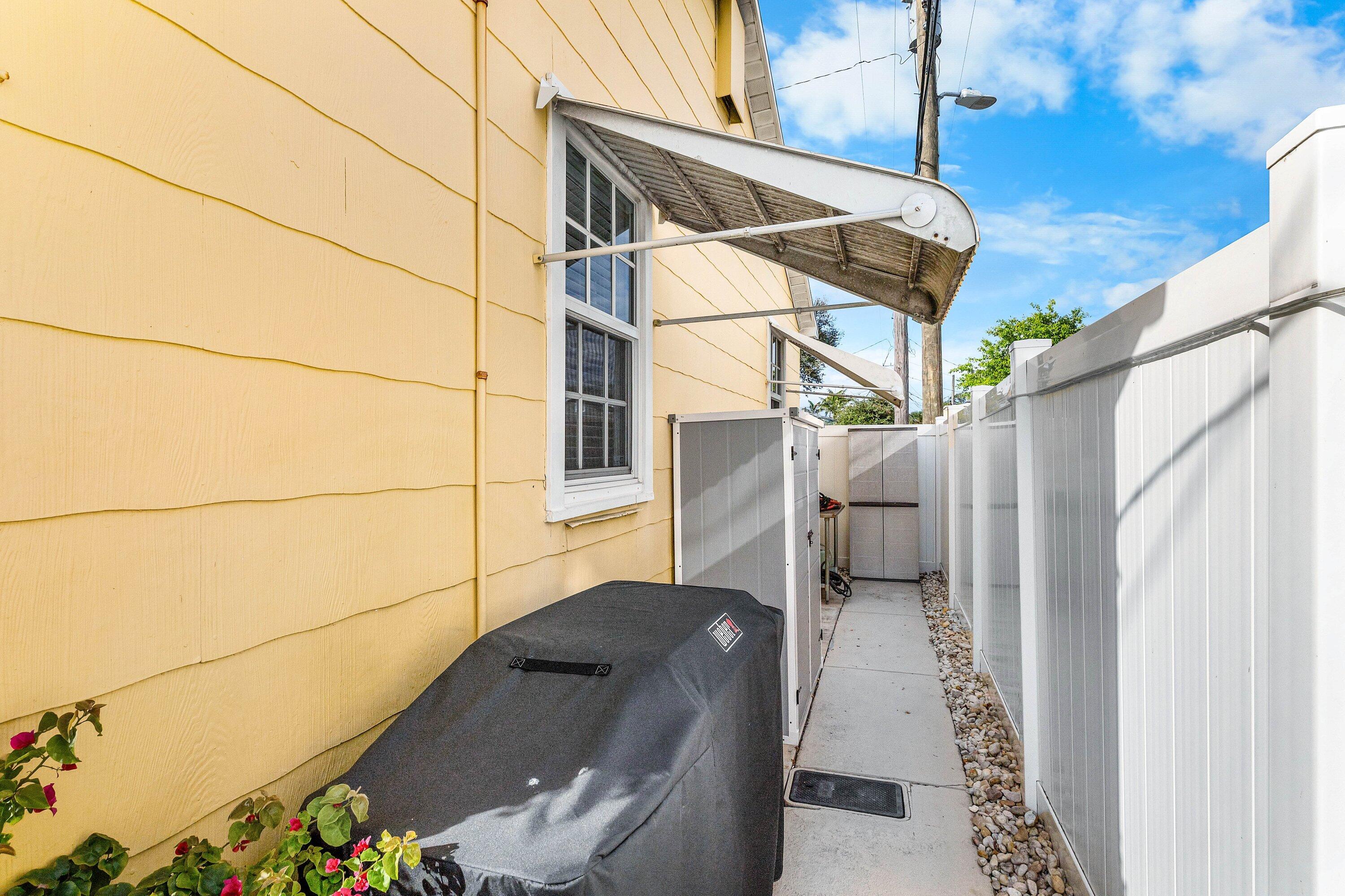 LAKE WORTH TOWN OF - Residential