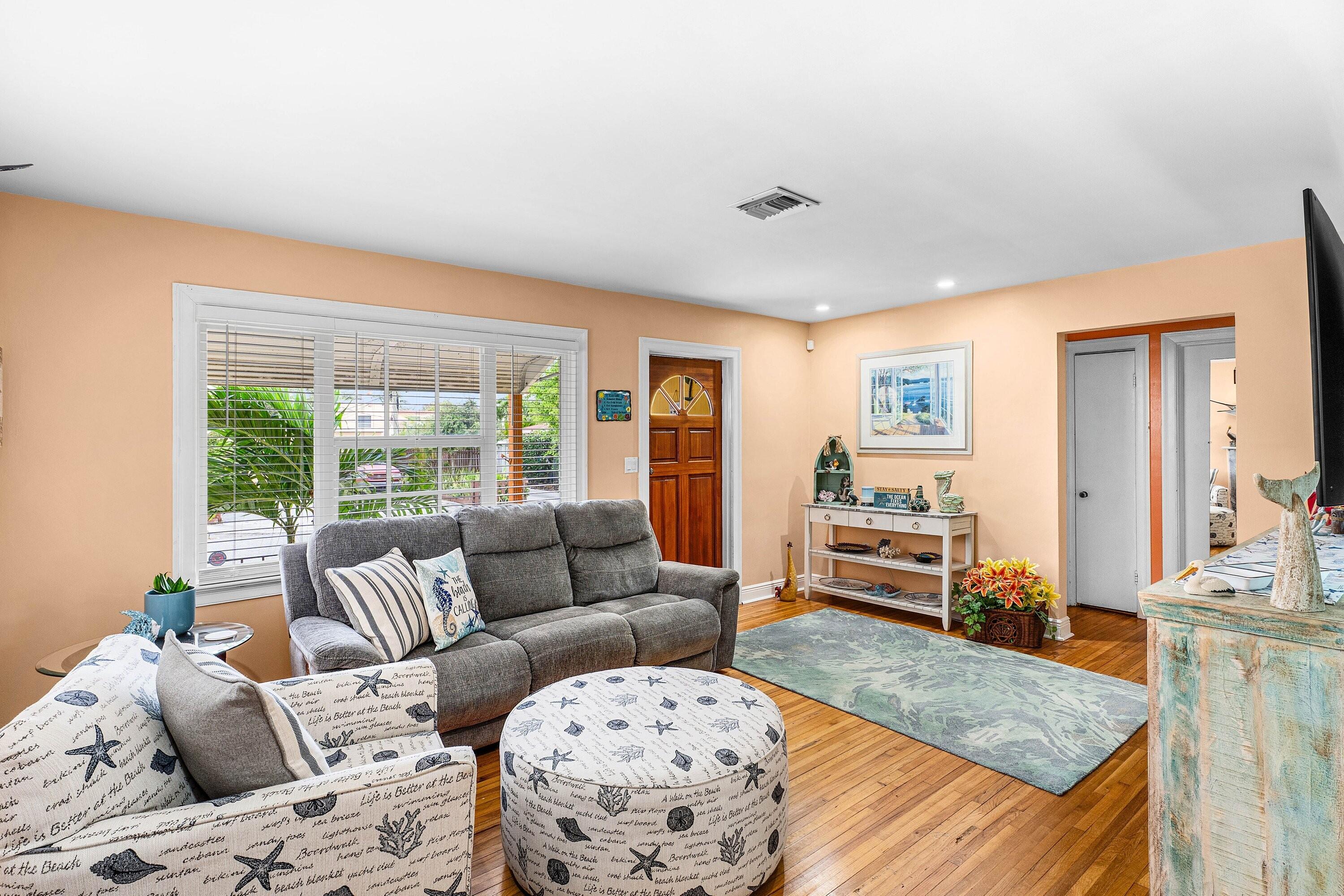 LAKE WORTH TOWN OF - Residential