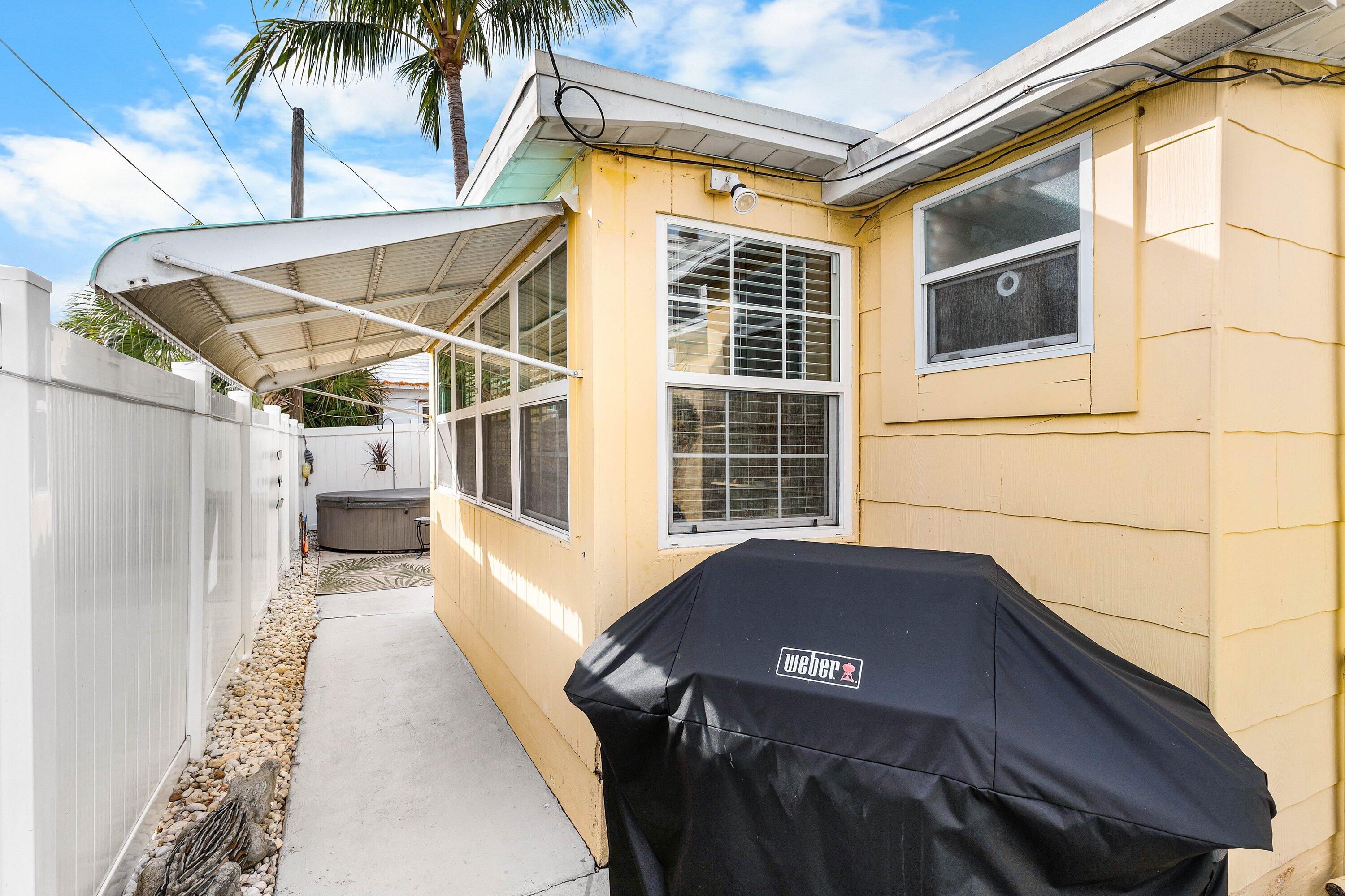 LAKE WORTH TOWN OF - Residential