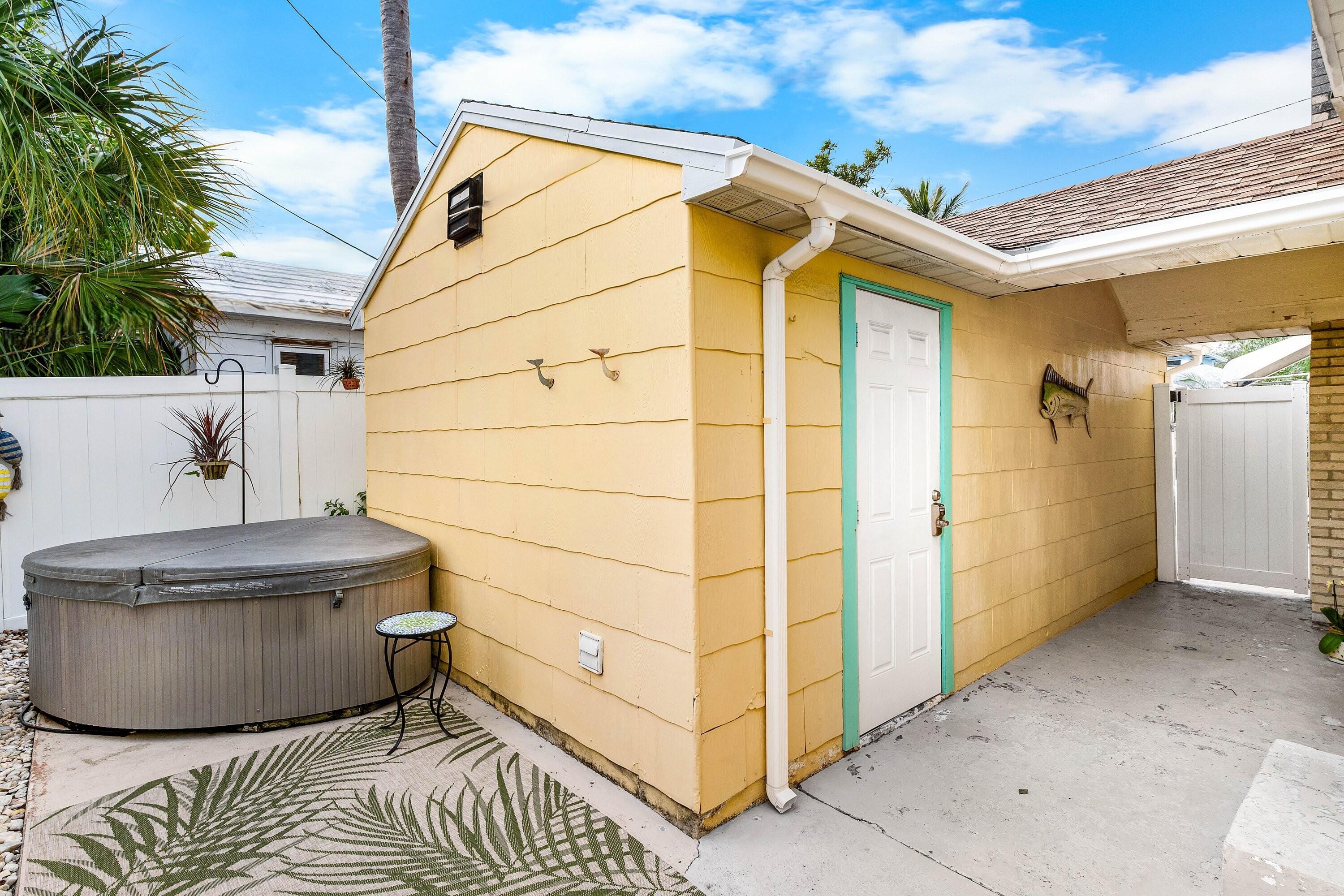 LAKE WORTH TOWN OF - Residential