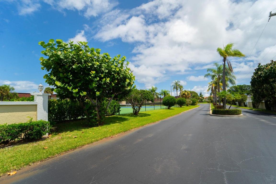 VILLAS ON THE GREEN CONDO - Residential Lease