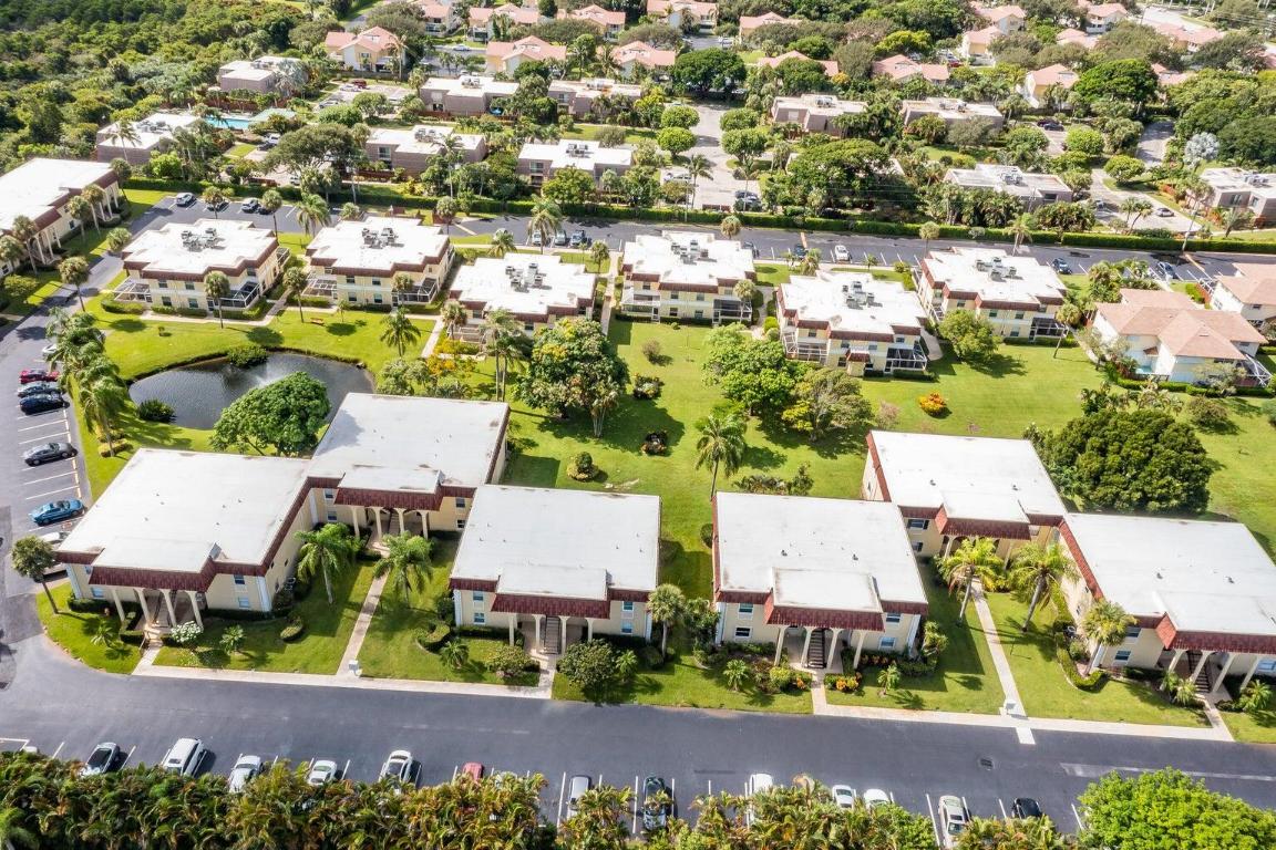 VILLAS ON THE GREEN CONDO - Residential Lease