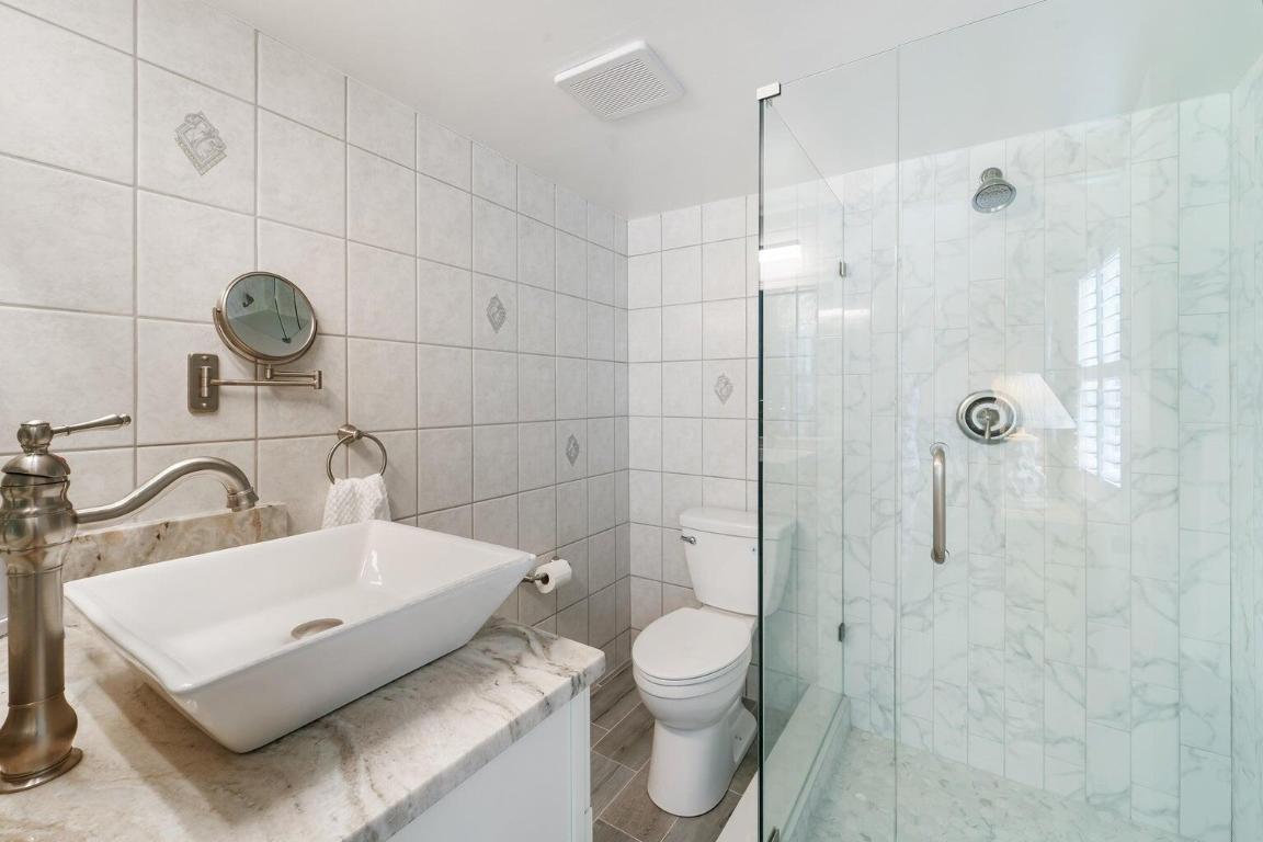 VILLAS ON THE GREEN CONDO - Residential Lease