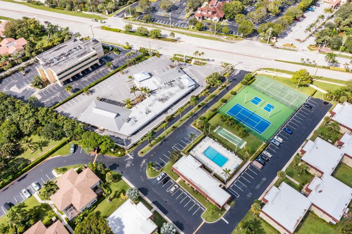 VILLAS ON THE GREEN CONDO - Residential Lease