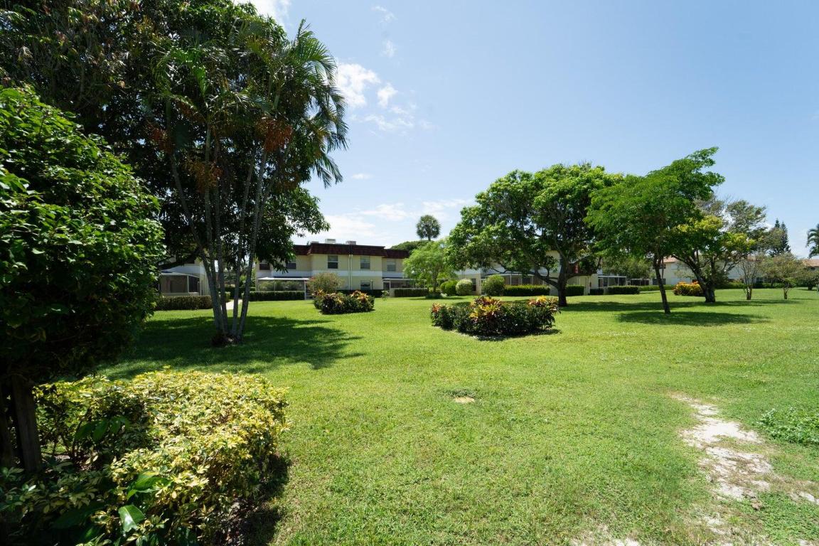 VILLAS ON THE GREEN CONDO - Residential Lease