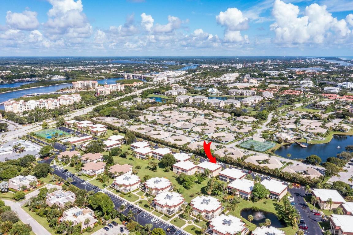 VILLAS ON THE GREEN CONDO - Residential Lease