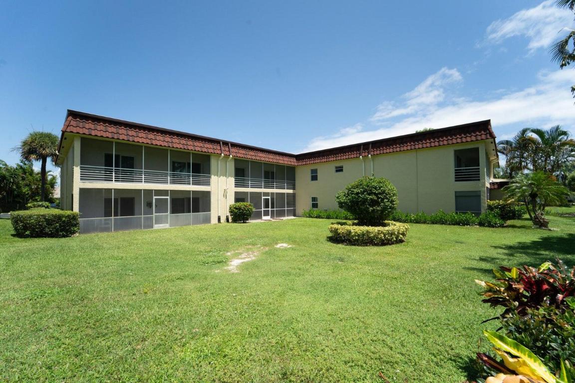 VILLAS ON THE GREEN CONDO - Residential Lease