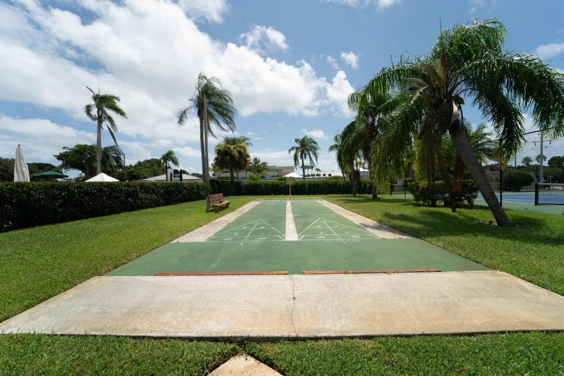 VILLAS ON THE GREEN CONDO - Residential Lease