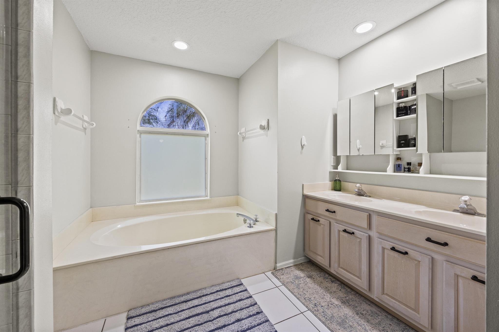 24-42-40~ S 243.6 FT OF N - Residential