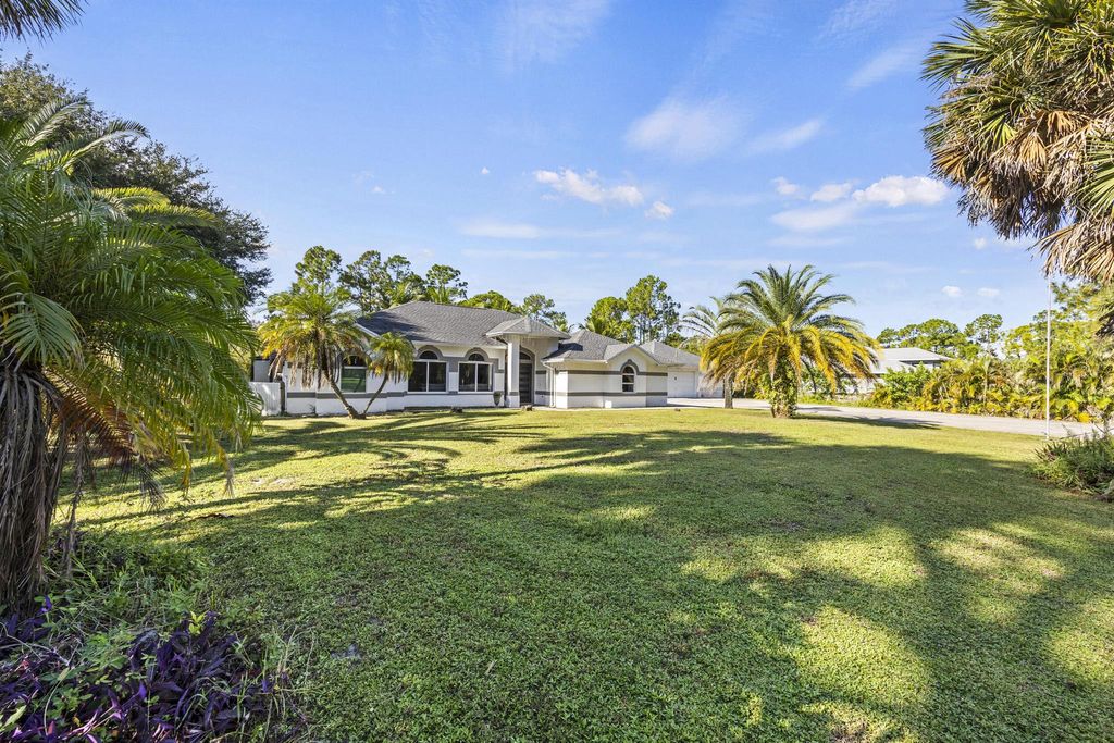 Photo of 16702 87th Lane N, Loxahatchee, FL 33470 (MLS # R11146496)