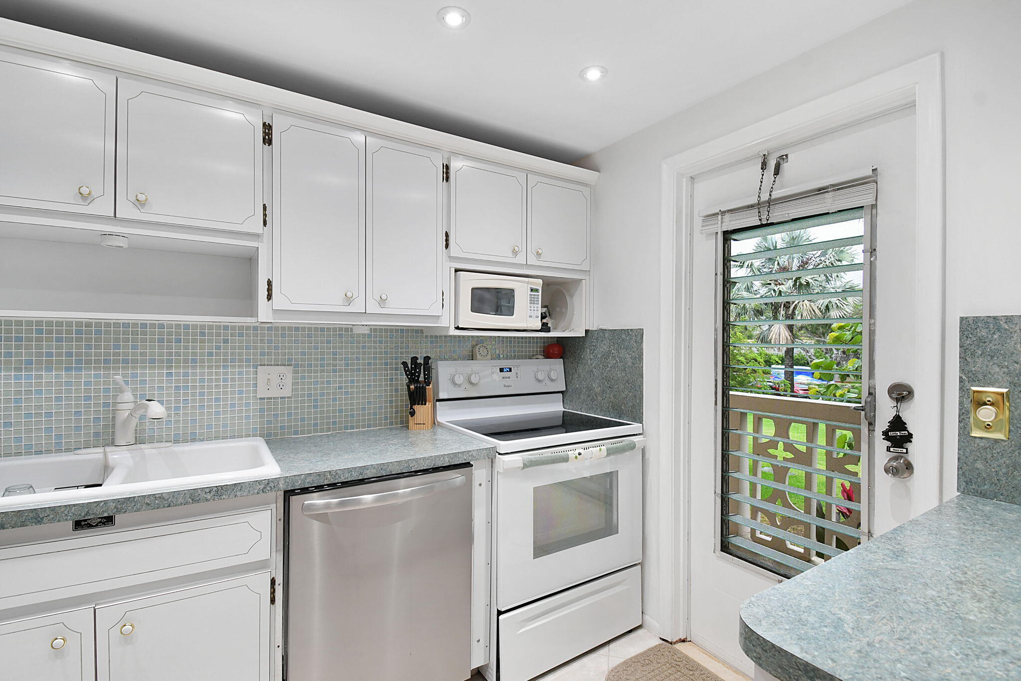 400 NE 20th Street A207