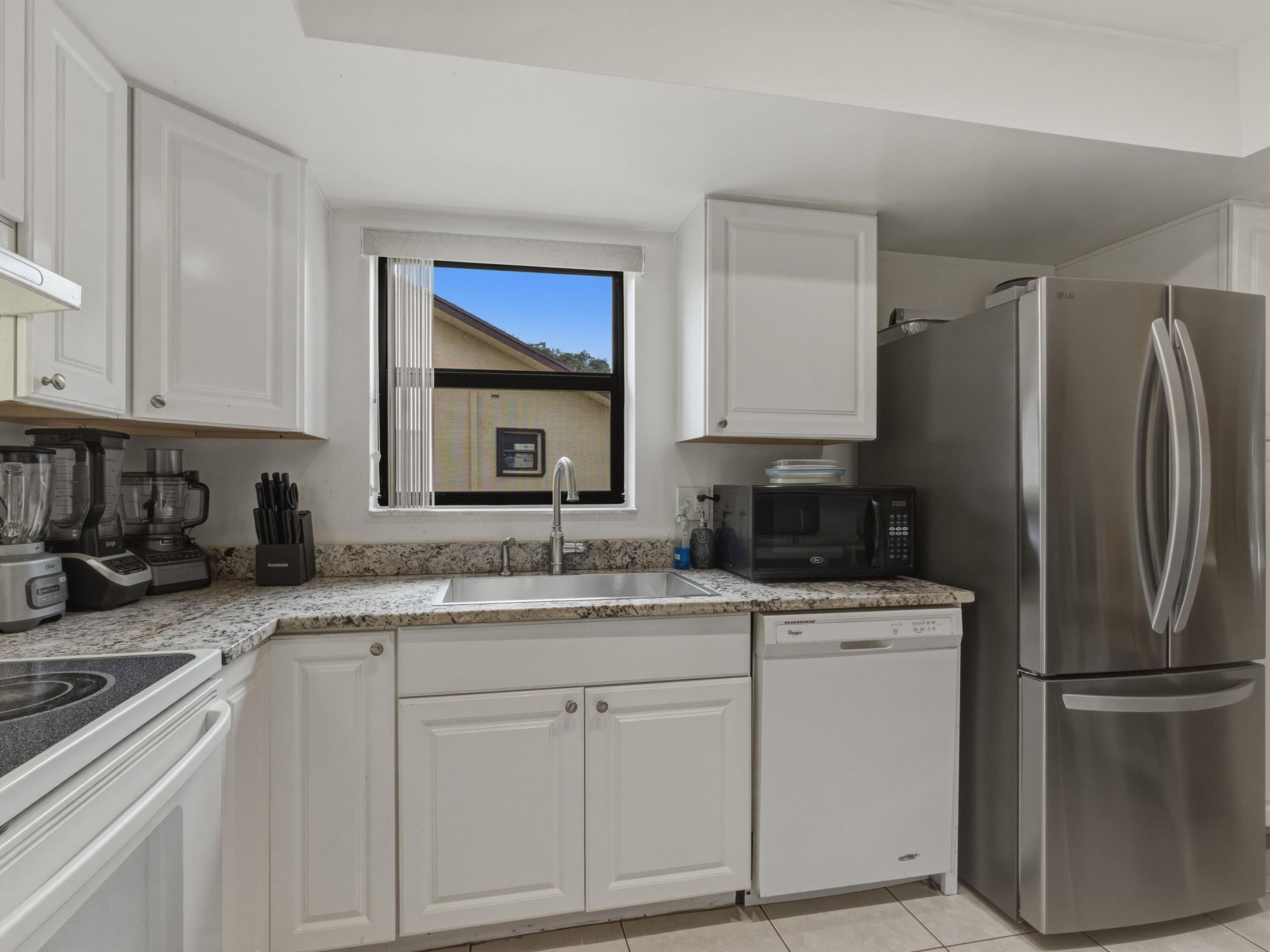 BUTTONWOOD 2 - Residential