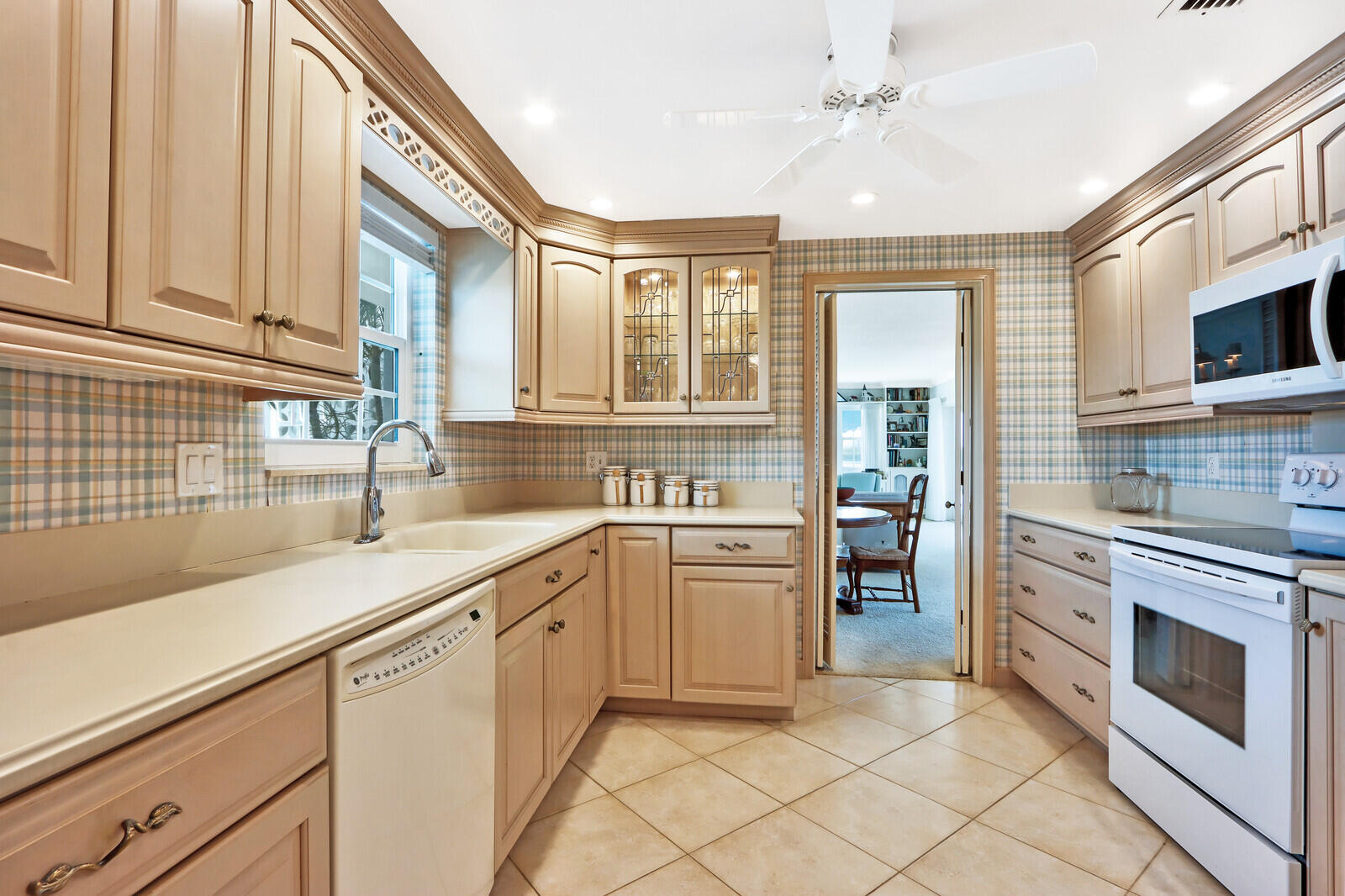 WATERWAY BEACH CONDOS - Residential