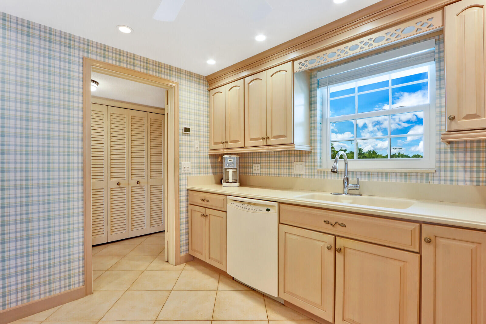 WATERWAY BEACH CONDOS - Residential