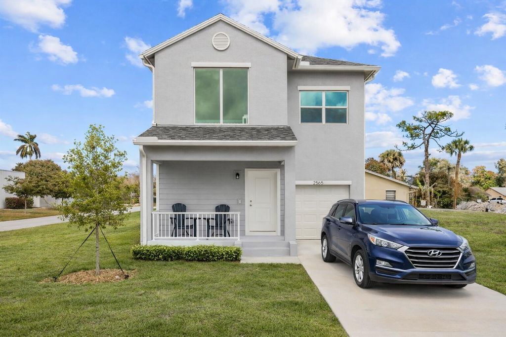 Photo of 2585 SE Bonita Street, Stuart, FL 34997 (MLS # B26019428)